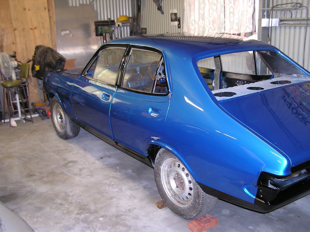 http://i867.photobucket.com/albums/ab240/bomber_watson/LJ%20Torana/Torryhome3.jpg