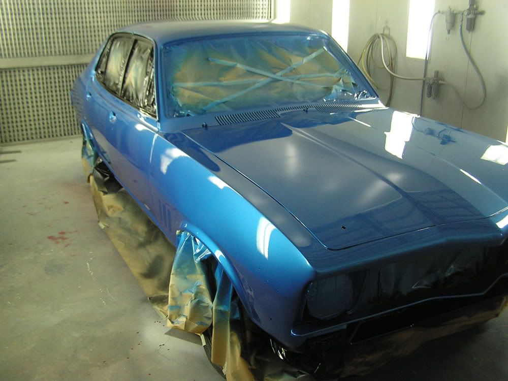 http://i867.photobucket.com/albums/ab240/bomber_watson/LJ%20Torana/spraybooth8.jpg